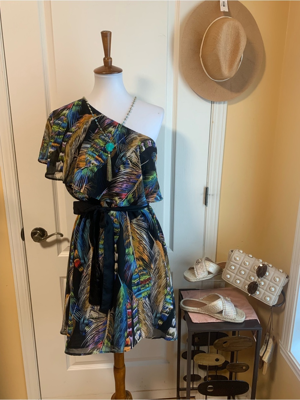One-Shoulder Feather multicolor Print Dress